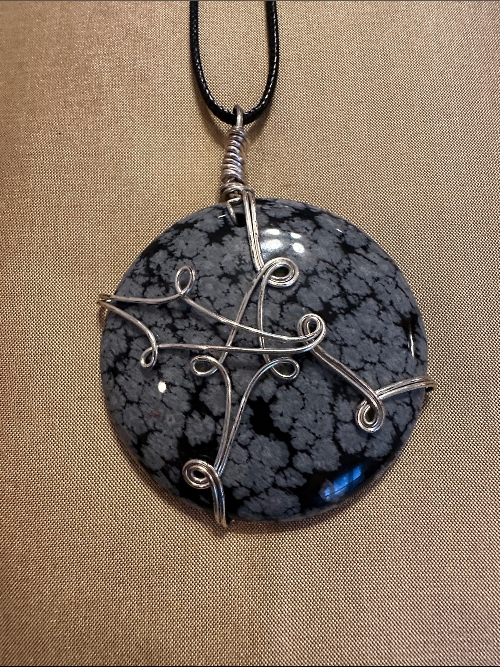 Stunning Handmade Necklace Gray& Black Agate Stone w Silver Metal Wrap. New